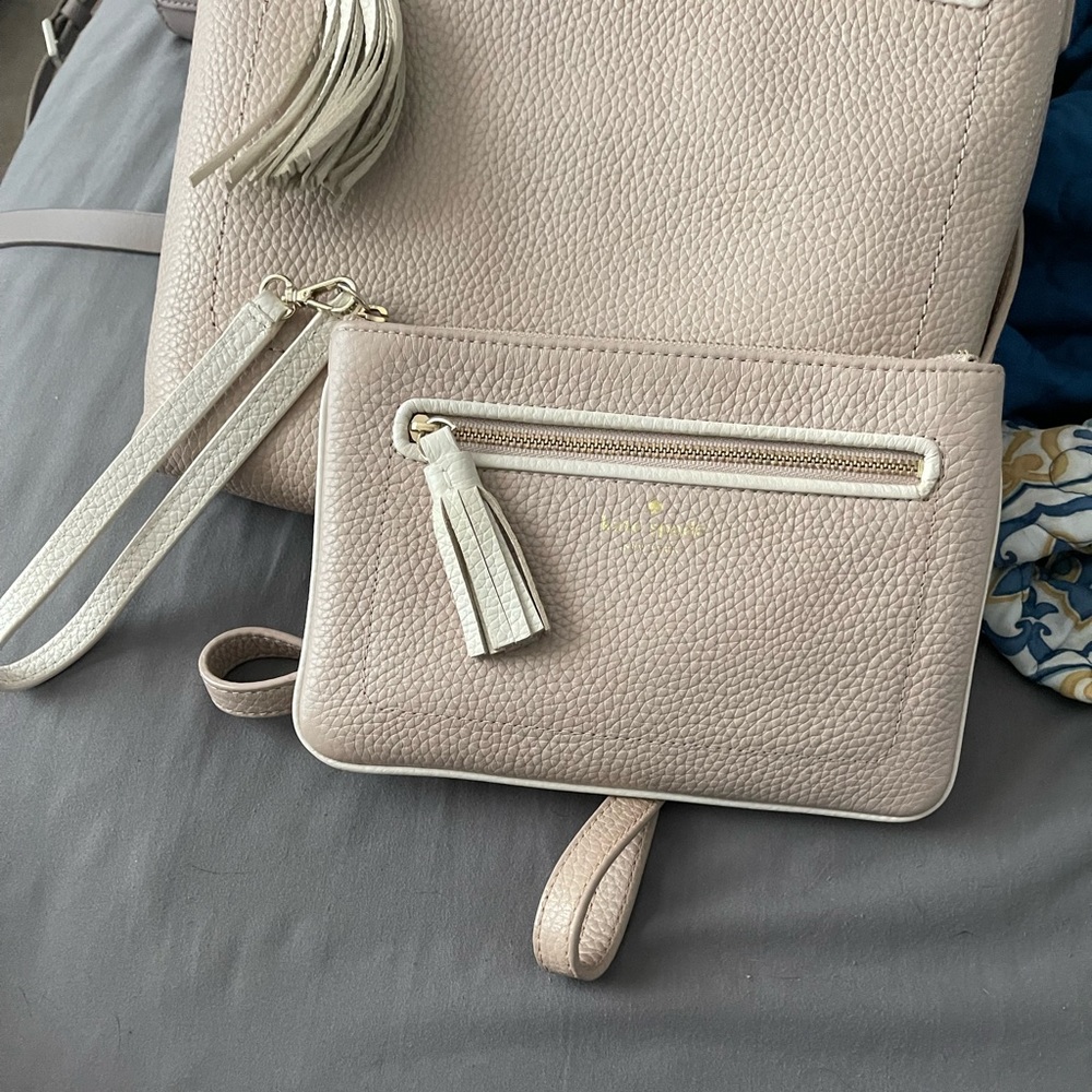 Kate Spade | Chester Street Wristlet Wallet | Cream Pebbled Leather 
Retail $129